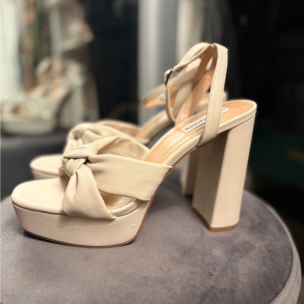 Steve Madden Lala Bone/Cream Platform Heeled Sandals, Size 10